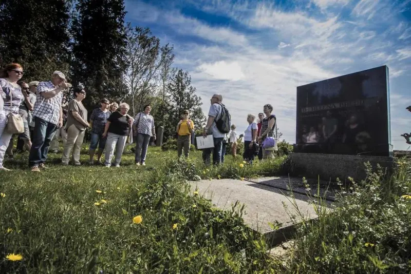 Procházka s průvodcem po židovském hřbitově v Opavě
